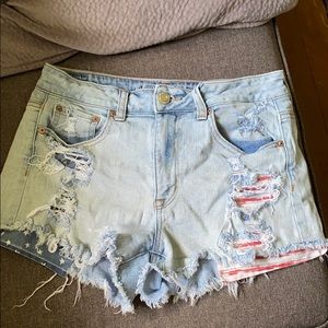 Hi-Rise American Eagle shorts
